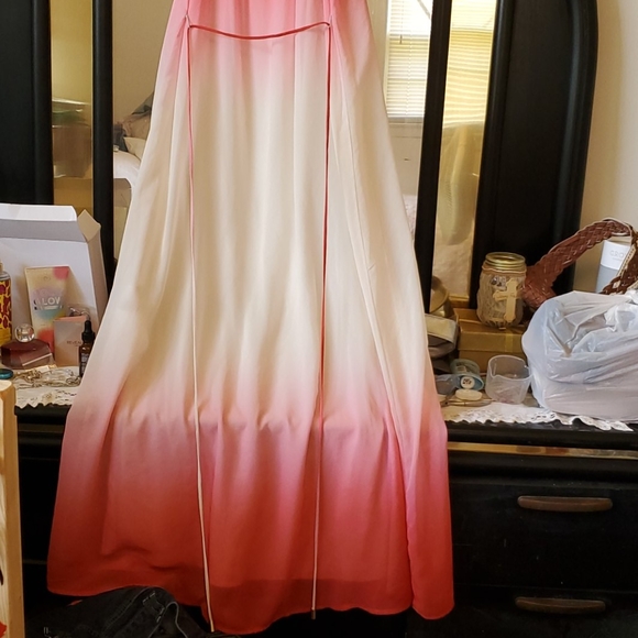 Beautiful 2 tone Dress with Belt - Picture 2 of 5